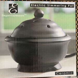 Expressions Elegant Black Ceramic Simmering Pot